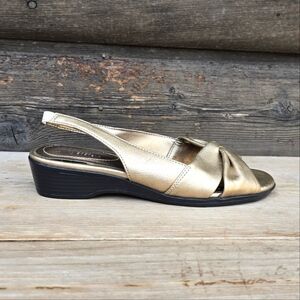 Life Stride NEW!! Mimosa 2 Metallic Gold, Peep Toe, Wedge, Comfort Sandals. 6M